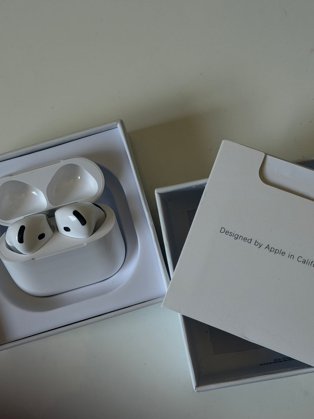 AirPods 4 generación , cancelación de ruido ( De alta calidad)